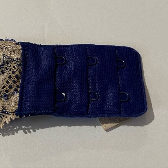 Women's Victoria's Secret Smooth & Lace Dream Angels Push Up Bra Size 34D - Picture 13 of 16